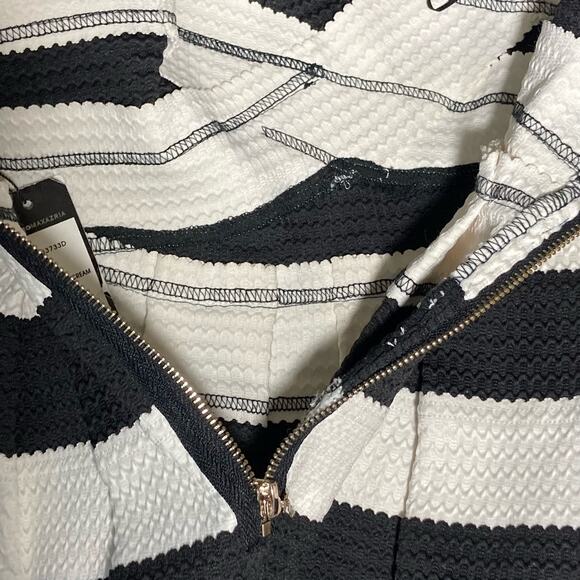 BCBG Max Azria Striped Fit And Flare Strapless Bandage Dress Size Medium M NWT - Picture 11 of 16